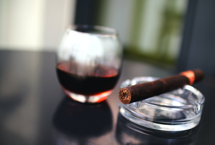 Reasons Why It’s Getting Popular to Give Cigars as Holiday Gifts